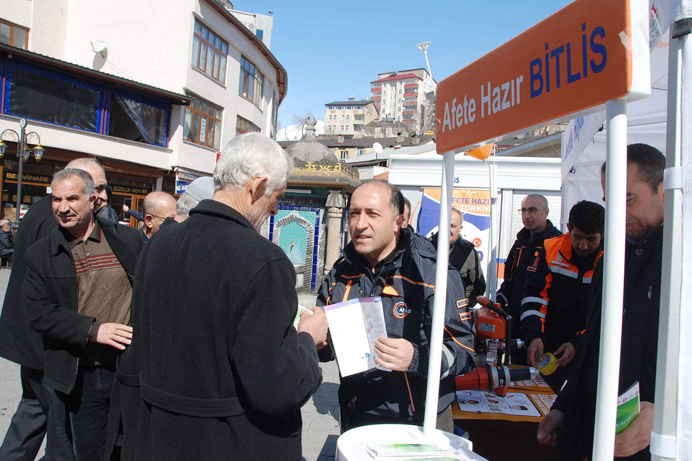 "Amacımız depremlere duyarlı bir toplum yetiştirmektir" "Amacımız depremlere duyarlı bir toplum yetiştirmektir"